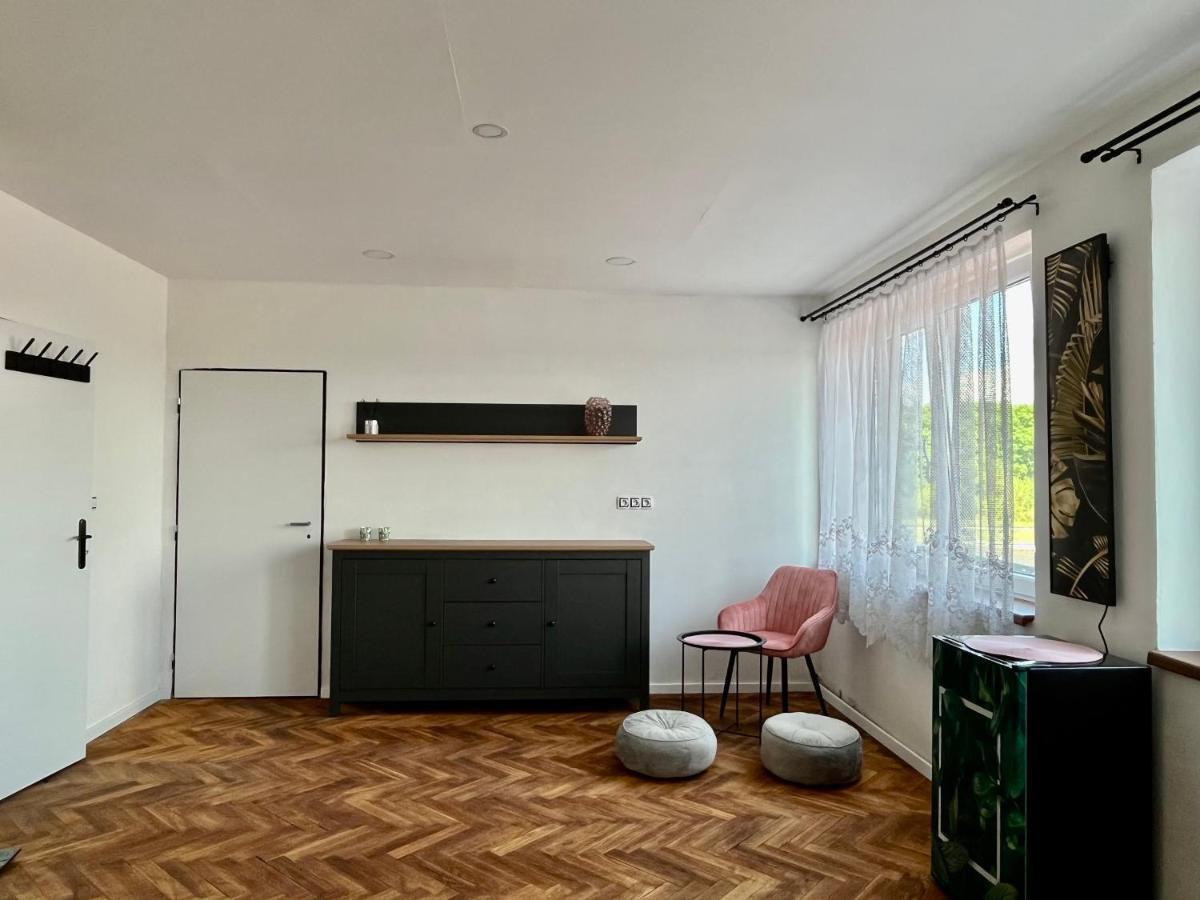 Ferienwohnung Monstera I Kolín Exterior foto