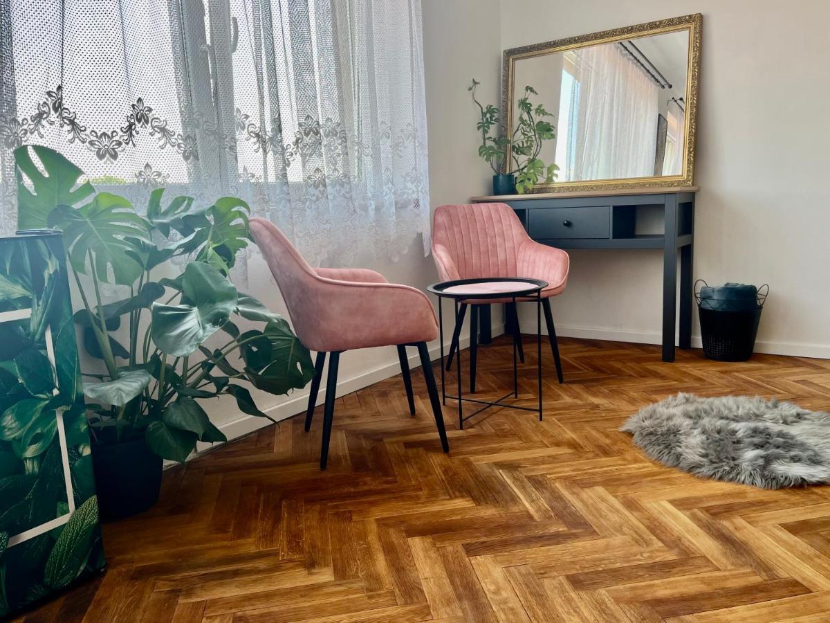 Ferienwohnung Monstera I Kolín Exterior foto